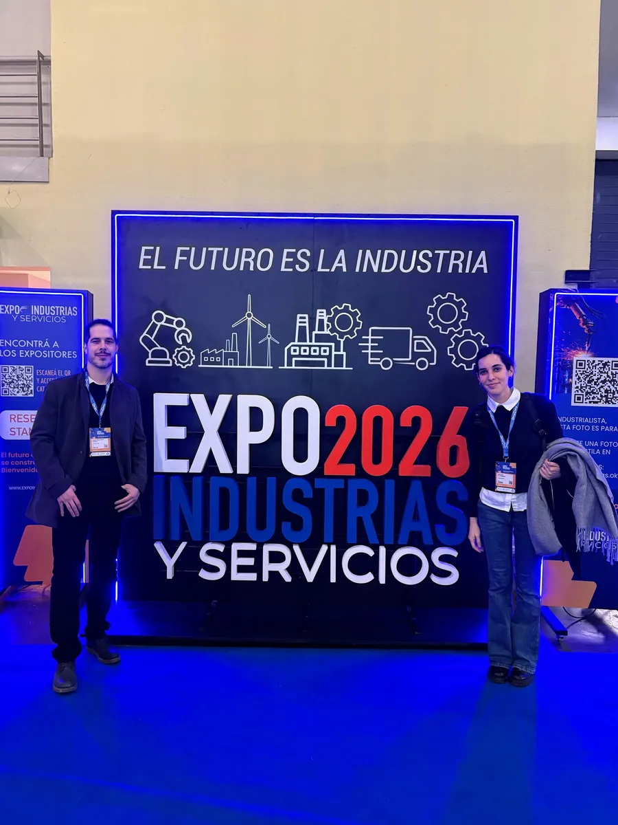 Dos integrantes del equipo de Ventum en Expo Industrias y Servicios 2026